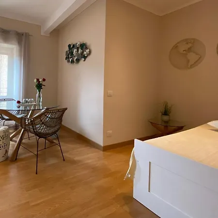 Nelia 4*